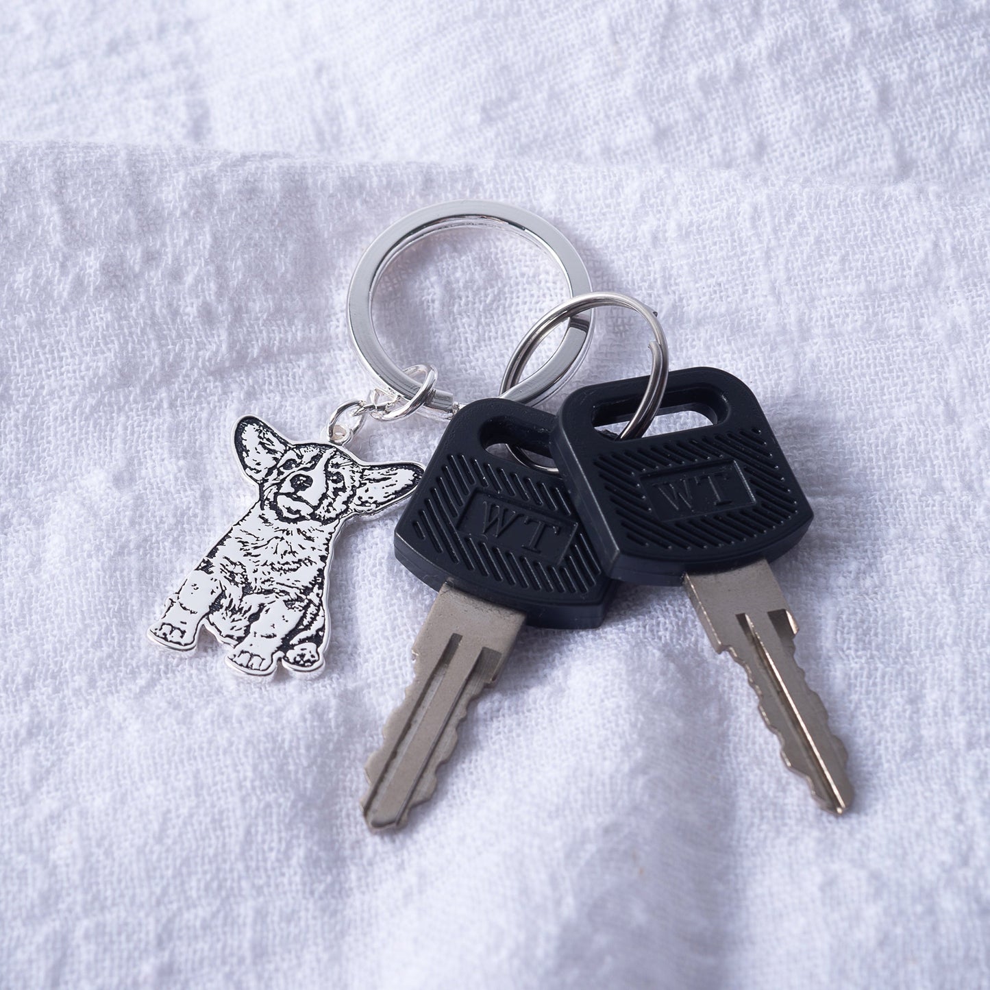 Custom Pet Portrait Dog Keychain – Personalized Engraved Pet Jewelry for Dog Lovers